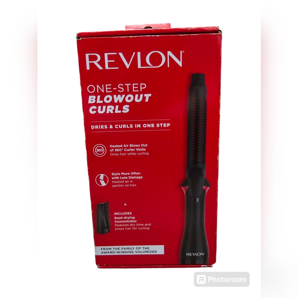 New In Box REVLON One-Step Blowout Curls Dry And Curl in One 360° Curler Vents